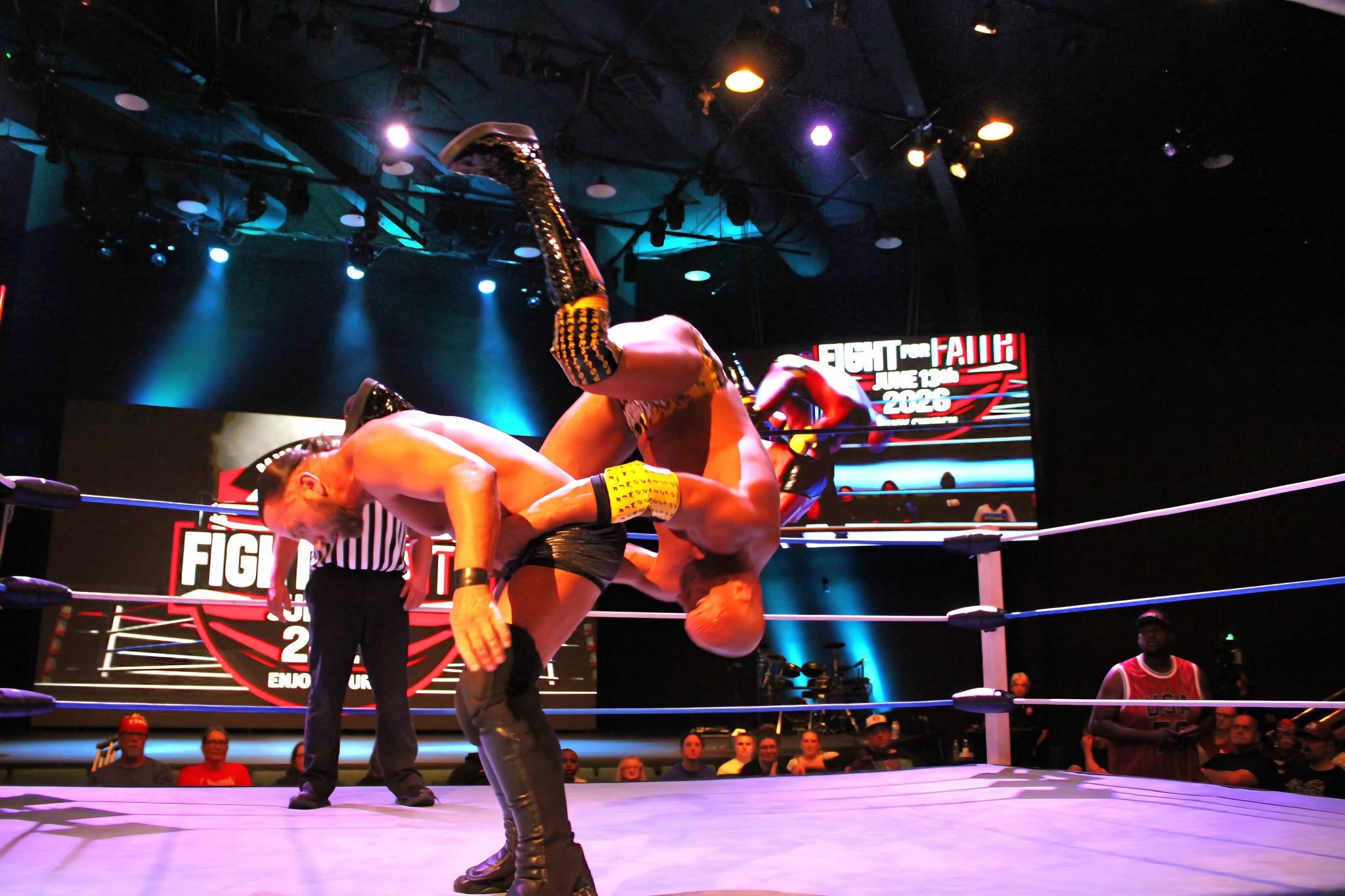 Mario Pardua battling Steve Boz