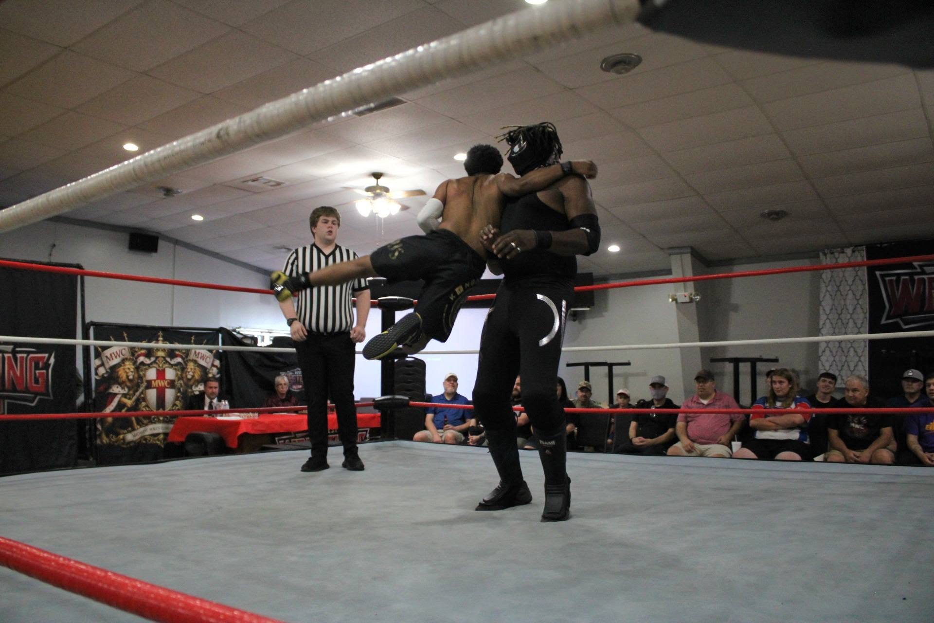 Ron AGTG during an MWC match